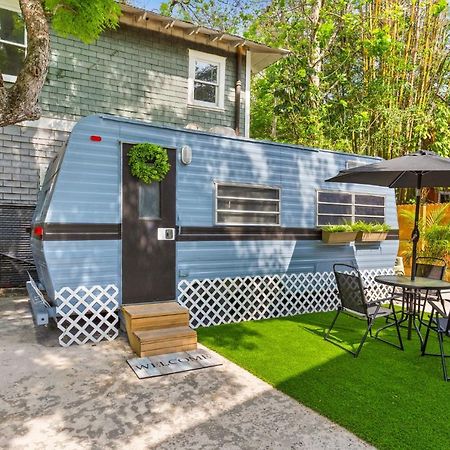 Four Different Options At One Great Location-- 1 - Spacious 3 Bed 2 Bath House Or 2- 2Nd Floor 2 Bed 1 Bath Guesthouse Or 3- 1St Floor Studio Or 3- A Tiny Home Rv Tampa Exteriör bild